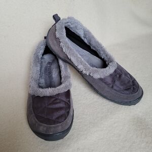 Columbia Slippers Women's Size 9 Gray Faux Fur Rubber Sole Tred